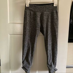 Beyond Yoga Capri Legging in Gray Space Dye